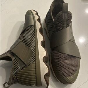 Sorel Kinetic Sneak Women's 8.Sage Green Mesh‎ Hook & Loop Strap Sneaker